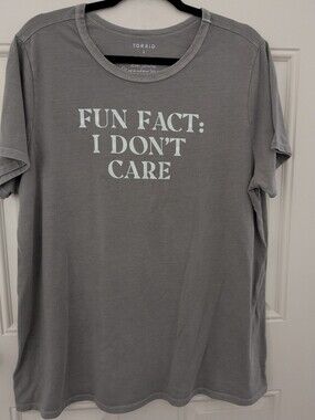 Torrid Size 2 Classic Fit Gray/Green T-shirt -Fun Fact: I Don't Care